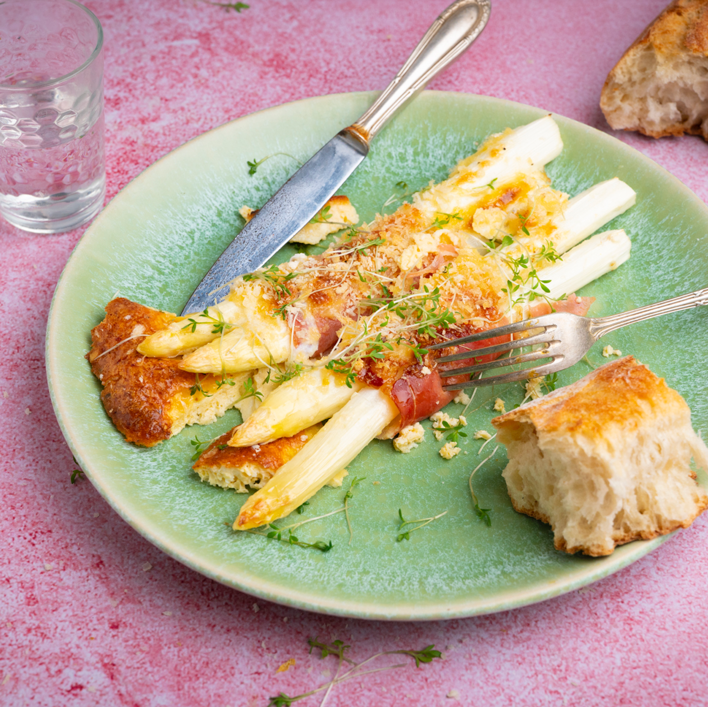 Gratinierter-Spargel mit Parmesan und Schinken - Deutschland - Mein Garten. Gratinierter-Spargel mit Parmesan und Schinken - Deutschland - Mein Garten.